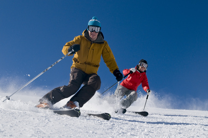 zwei Skifahrer